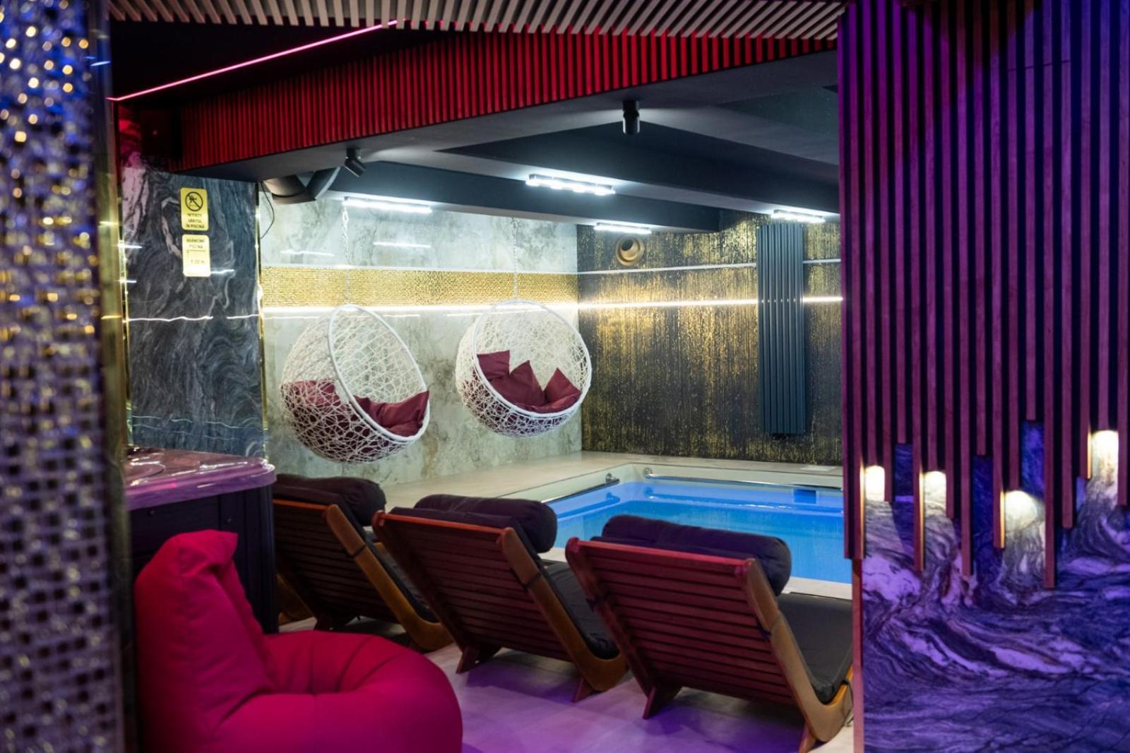 Uve Residence & Spa Пьятра-Нямц Экстерьер фото